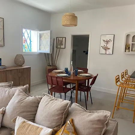 בית נופש Belle Canetoise Climatisee