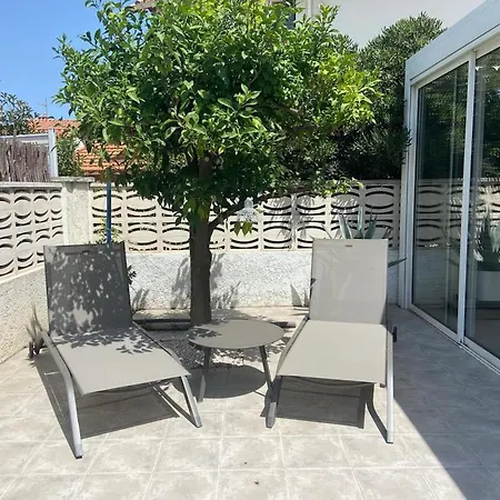 בית נופש Belle Canetoise Climatisee